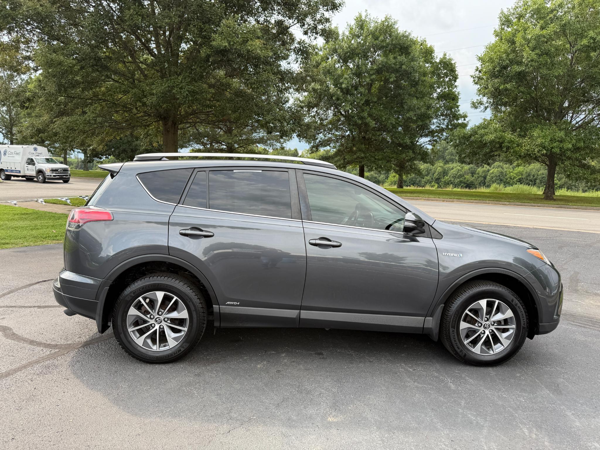 Toyota RAV4 Hybrid XLE 2018