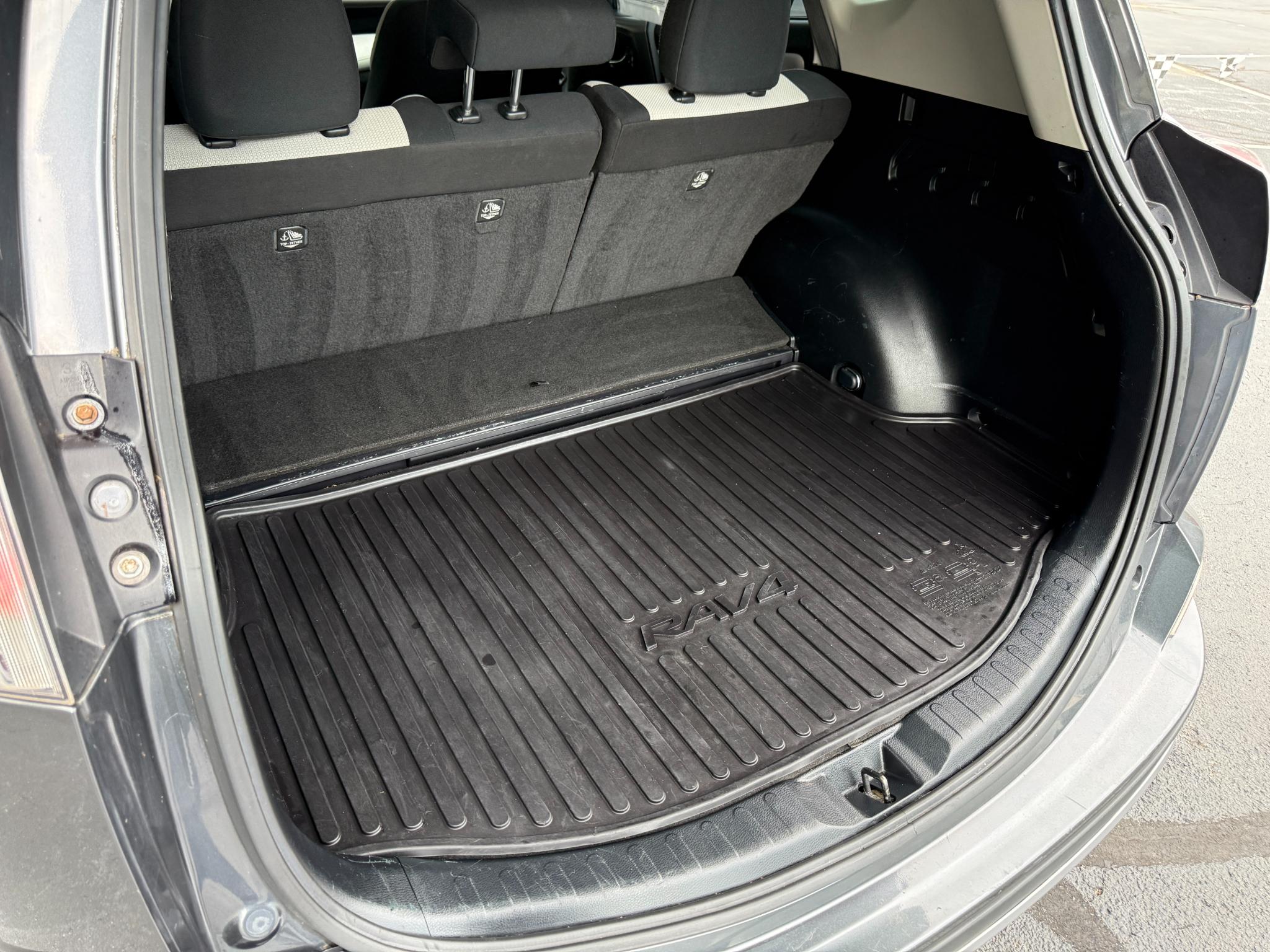 Toyota RAV4 Hybrid XLE 2018