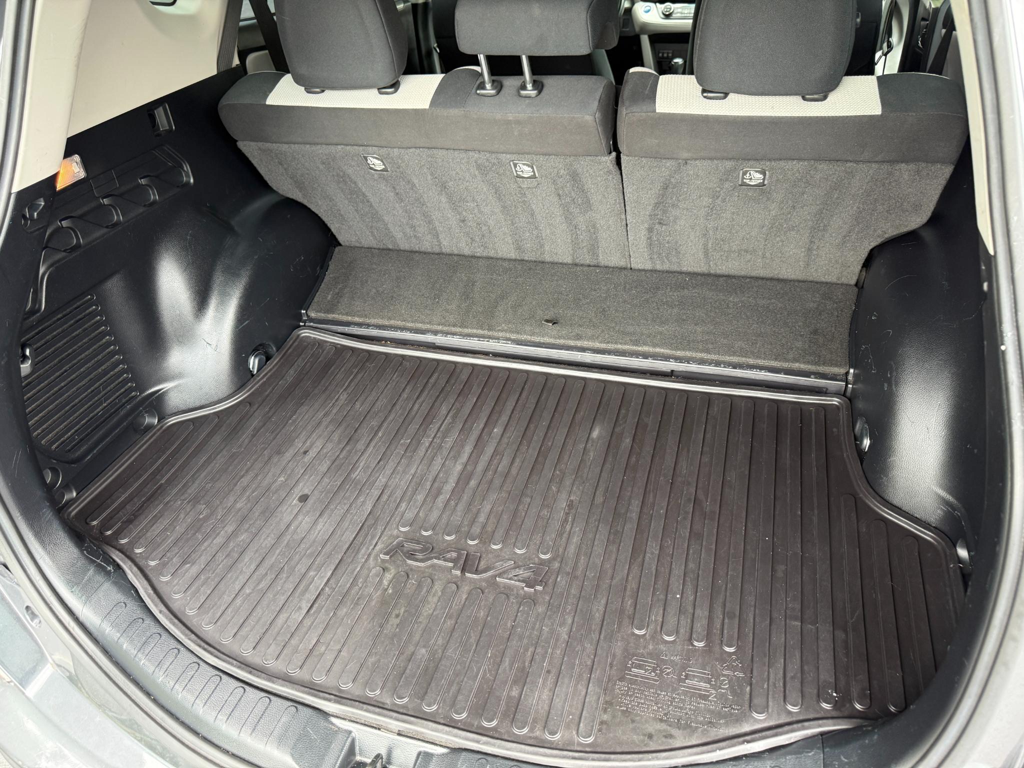 Toyota RAV4 Hybrid XLE 2018