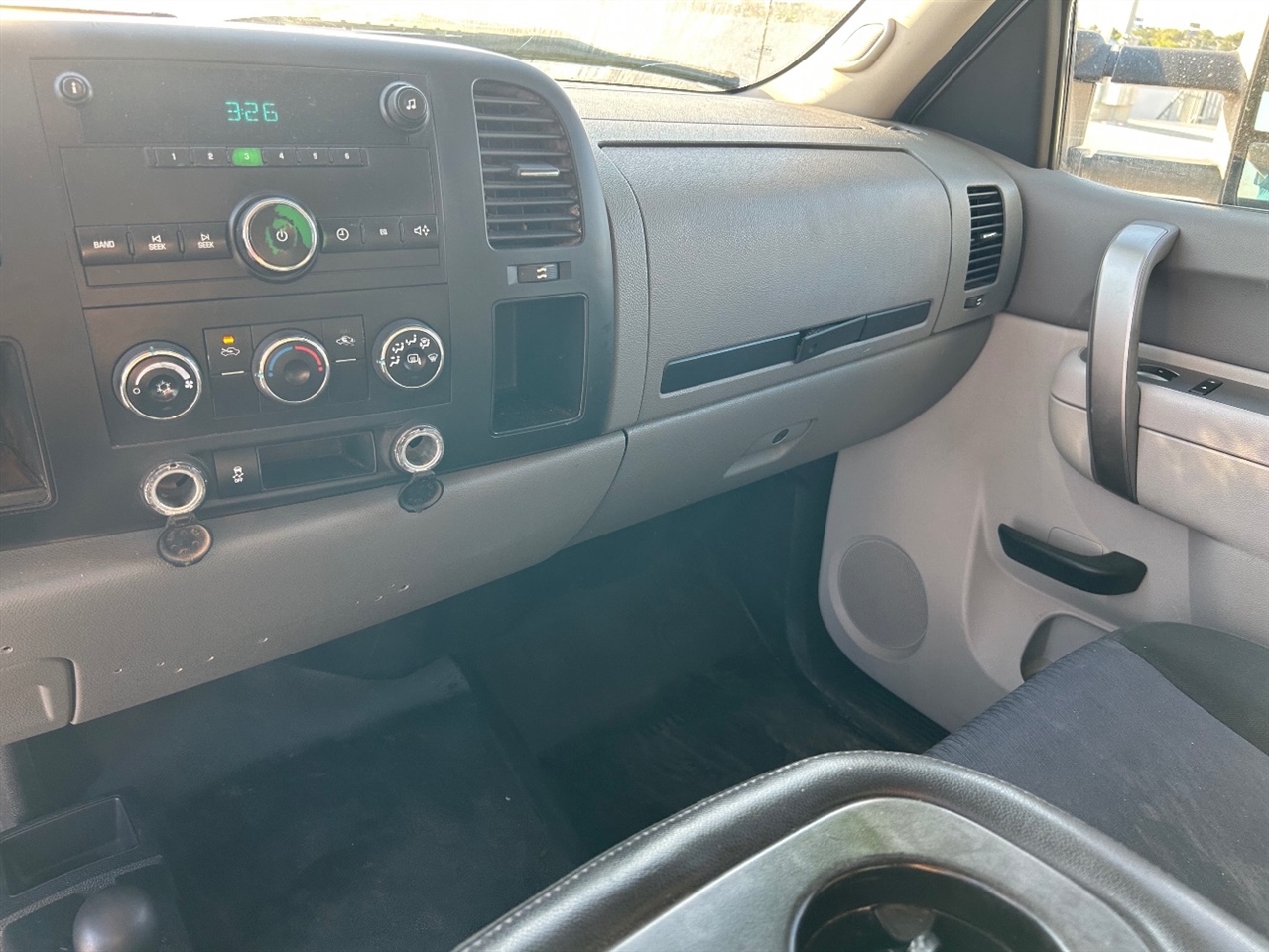 Chevrolet Silverado 2500HD Work Truck Ext. Cab 4WD 2011 Chevrolet Silverado 2500HD Work Truck Ext. Cab 4WD 2011