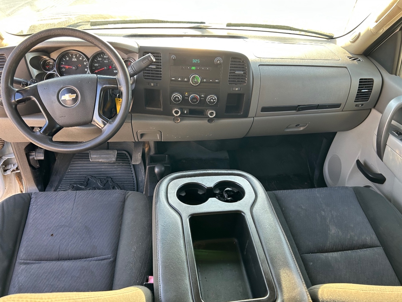 Chevrolet Silverado 2500HD Work Truck Ext. Cab 4WD 2011 Chevrolet Silverado 2500HD Work Truck Ext. Cab 4WD 2011