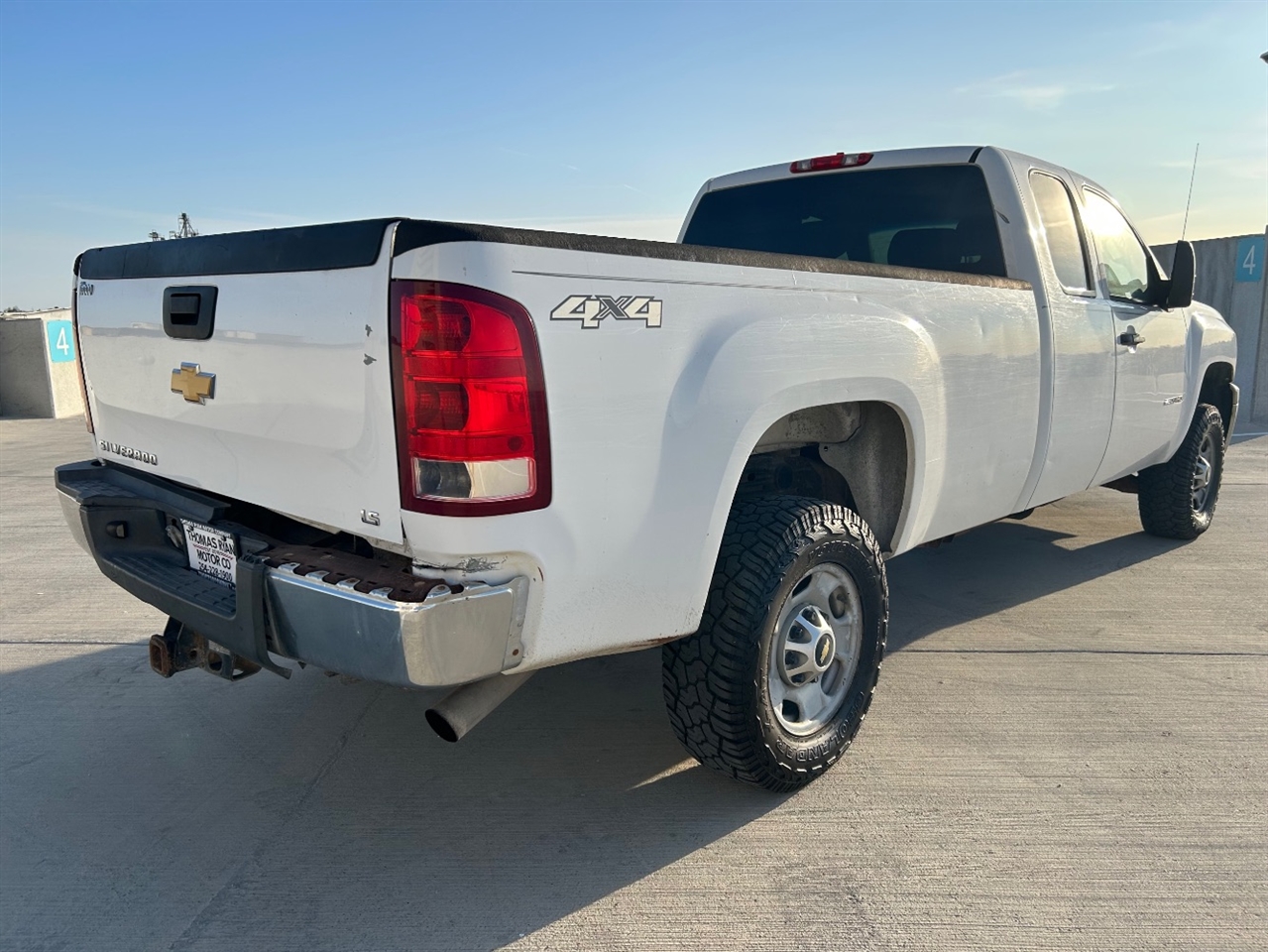 Chevrolet Silverado 2500HD Work Truck Ext. Cab 4WD 2011 Chevrolet Silverado 2500HD Work Truck Ext. Cab 4WD 2011