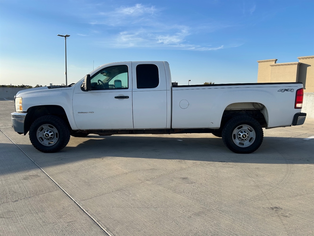 Chevrolet Silverado 2500HD Work Truck Ext. Cab 4WD 2011 Chevrolet Silverado 2500HD Work Truck Ext. Cab 4WD 2011