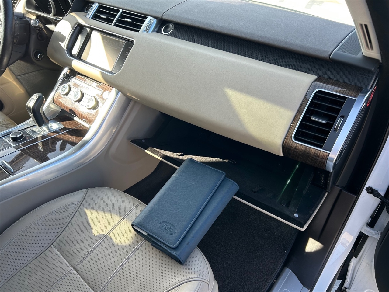 Land Rover Range Rover Sport 3.0L V6 Supercharged SE 2014 Land Rover Range Rover Sport 3.0L V6 Supercharged SE 2014