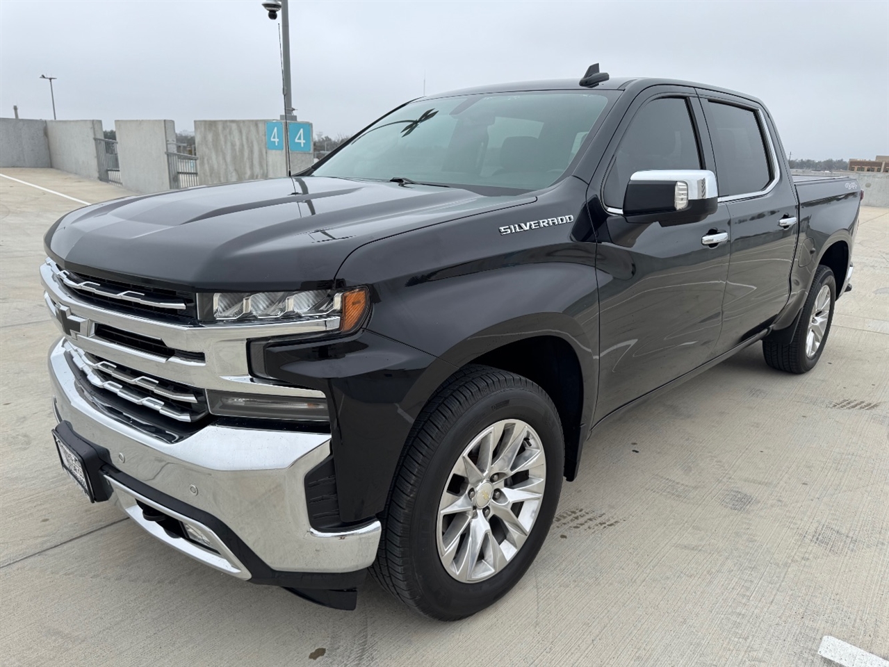 2020 Chevrolet Silverado 1500 LTZ Crew Cab 4WD