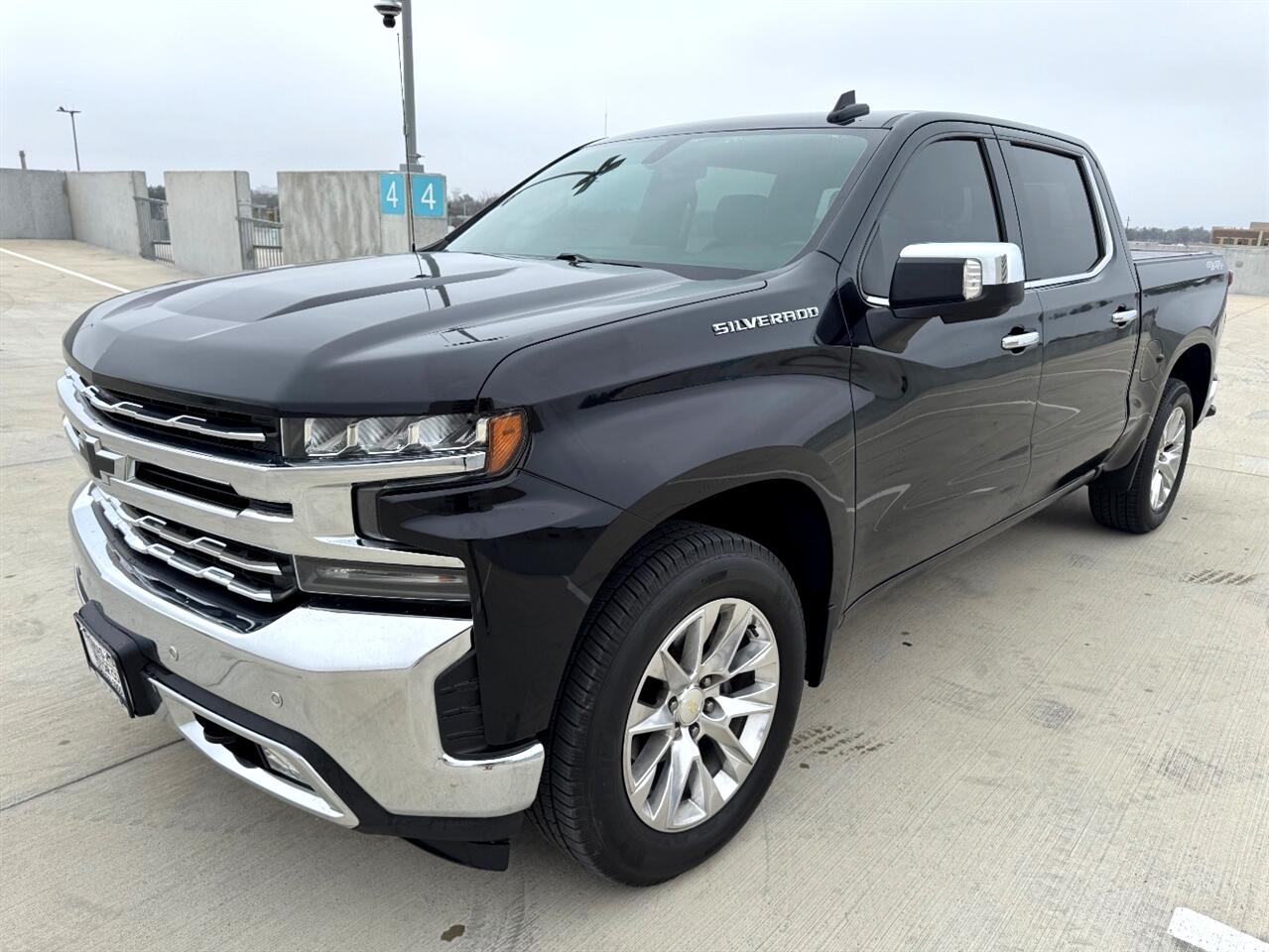 2020 Chevrolet Silverado 1500 LTZ Crew Cab 4WD