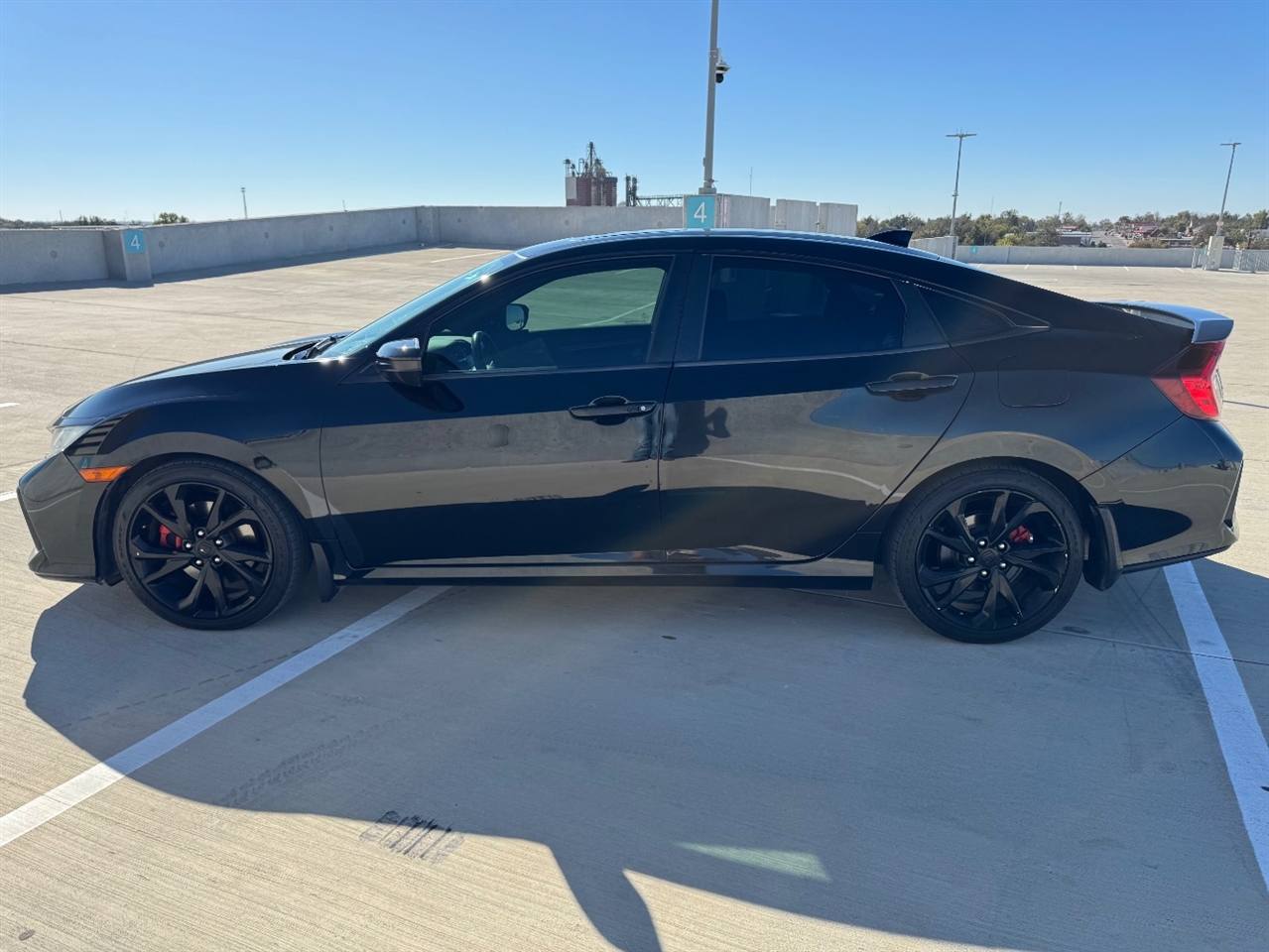 2019 Honda Civic Si photo 2