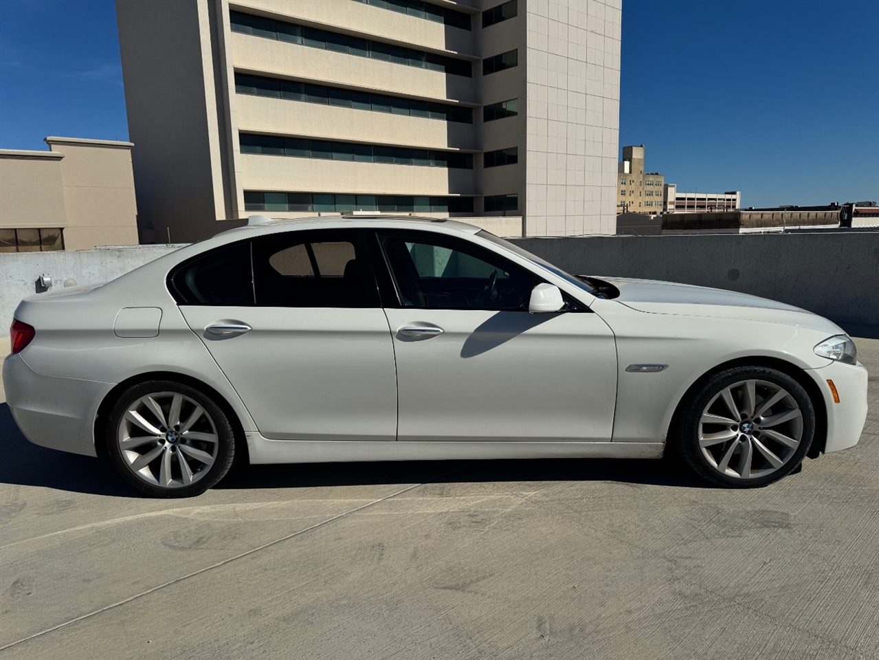 BMW 5-Series 535i 2011