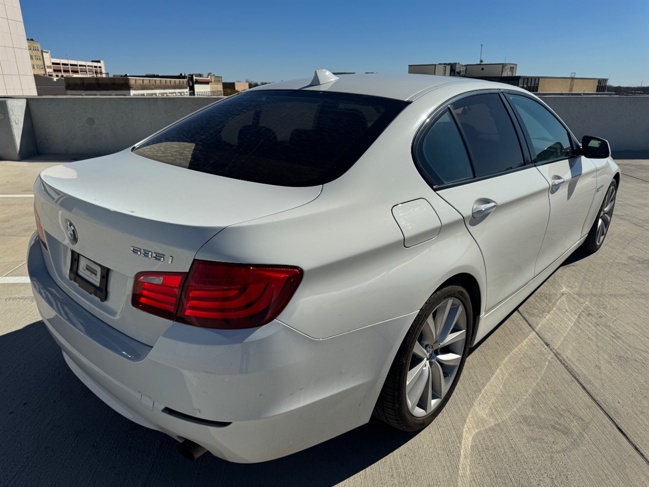 BMW 5-Series 535i 2011