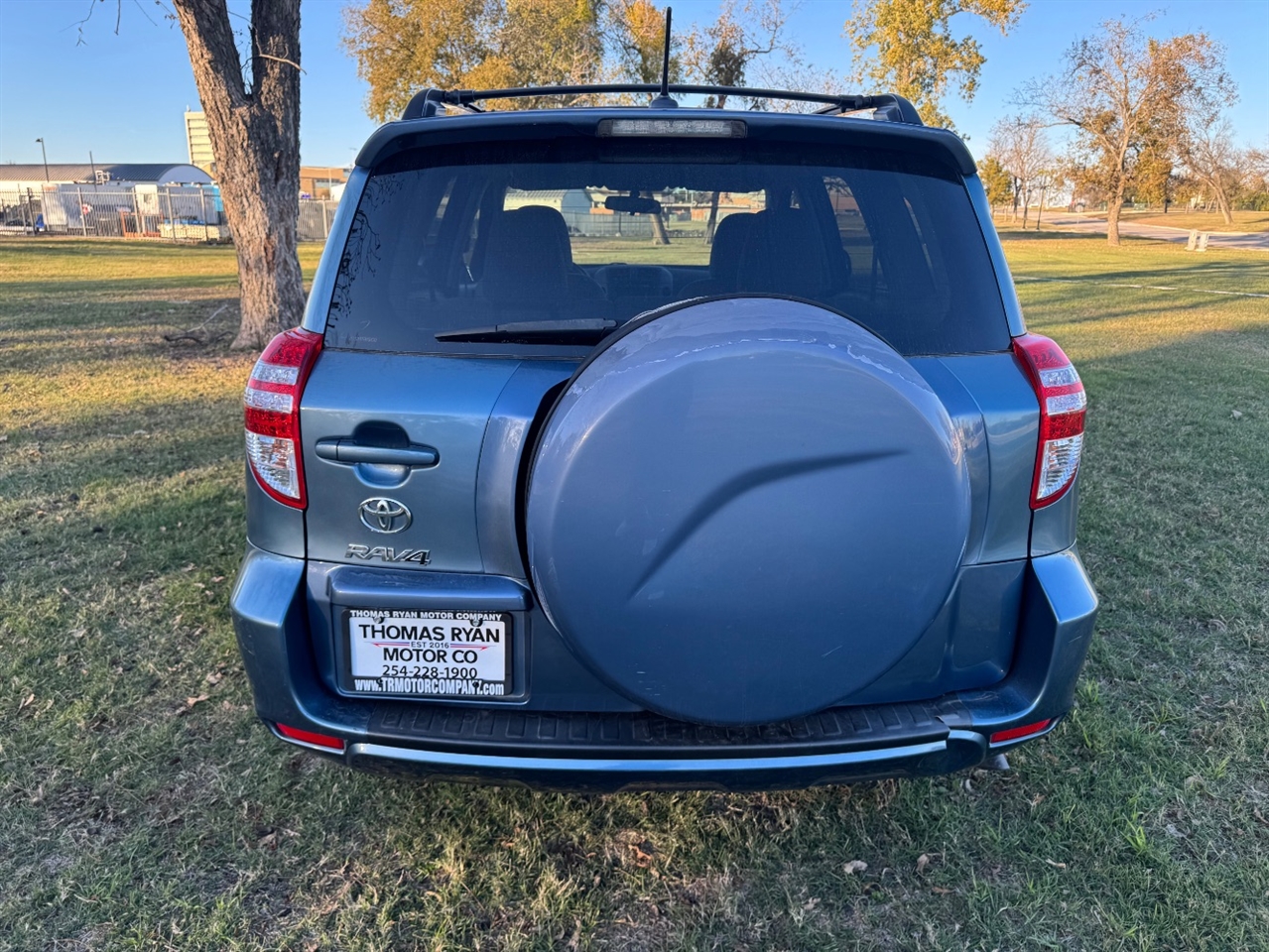 Toyota RAV4 Base I4 2WD 2012