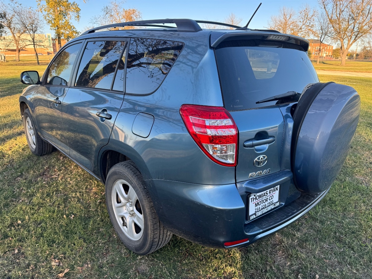 Toyota RAV4 Base I4 2WD 2012