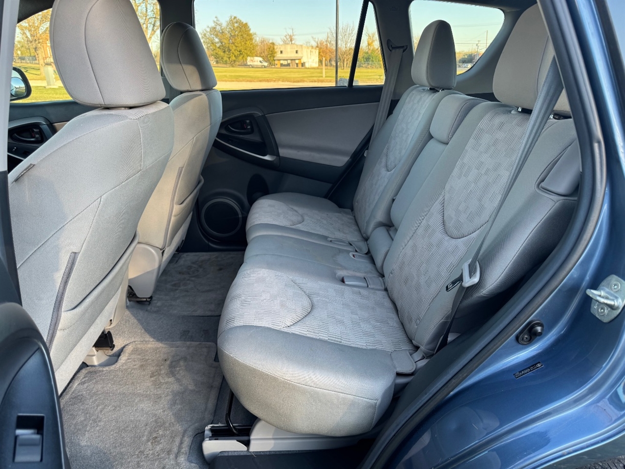 Toyota RAV4 Base I4 2WD 2012