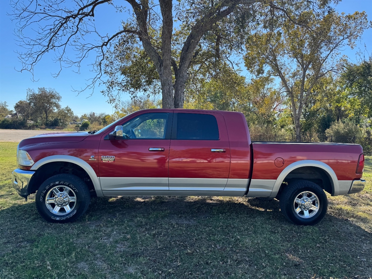 2010 Ram 2500 Laramie photo 3