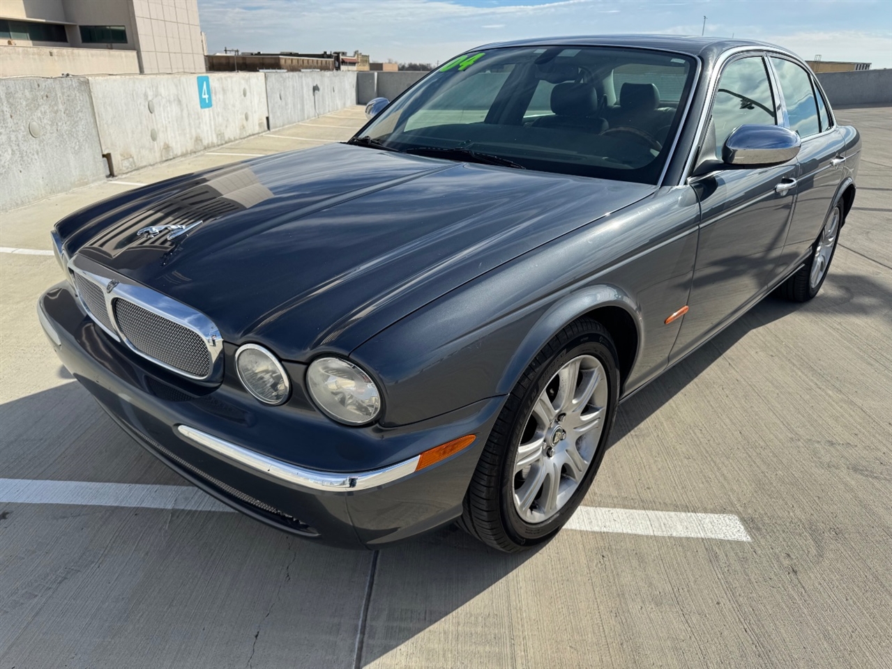 2004 Jaguar XJ XJR's photo