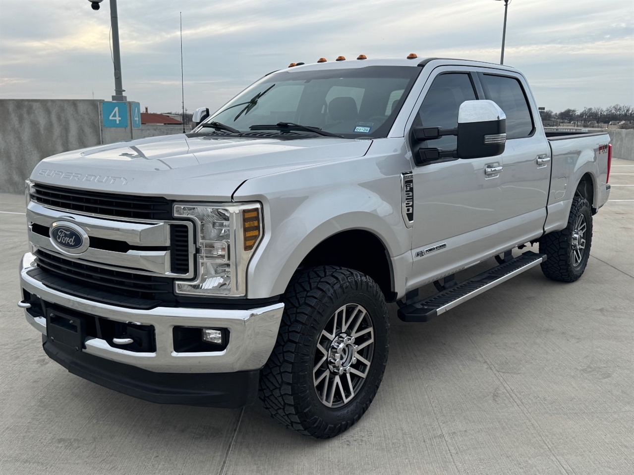 2019 Ford F-250 SD XLT Crew Cab 4WD