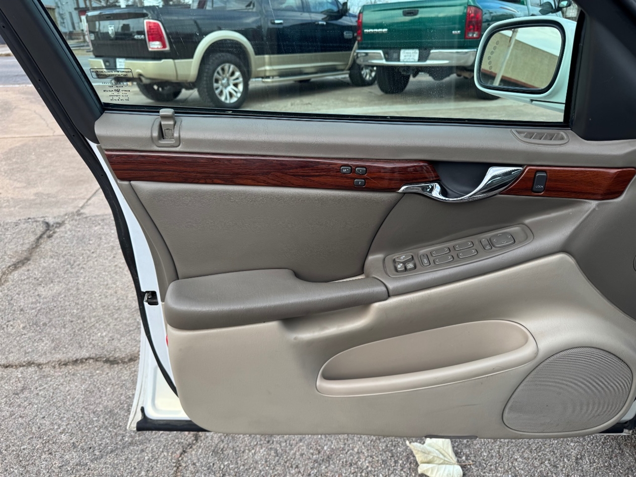 Cadillac DeVille Sedan 2005