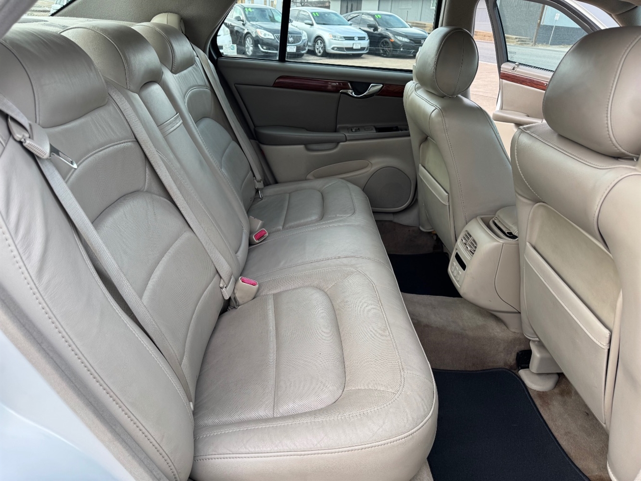 Cadillac DeVille Sedan 2005