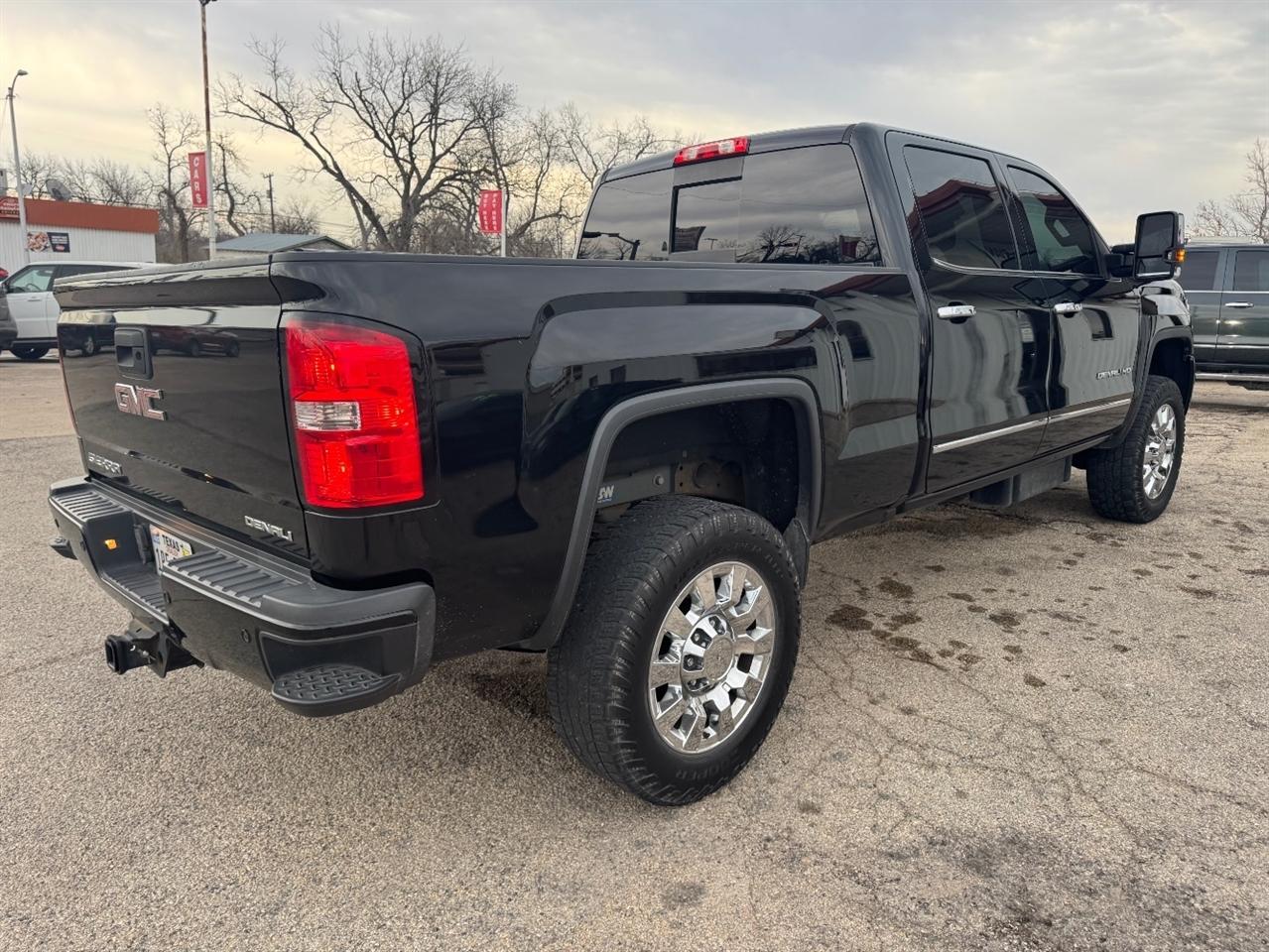 GMC Sierra 2500HD Denali Crew Cab 4WD 2016