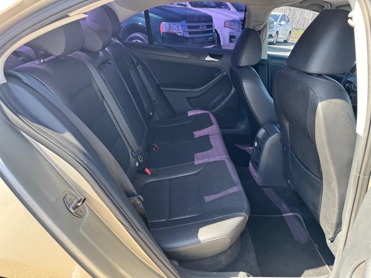 Volkswagen Jetta SE 2014