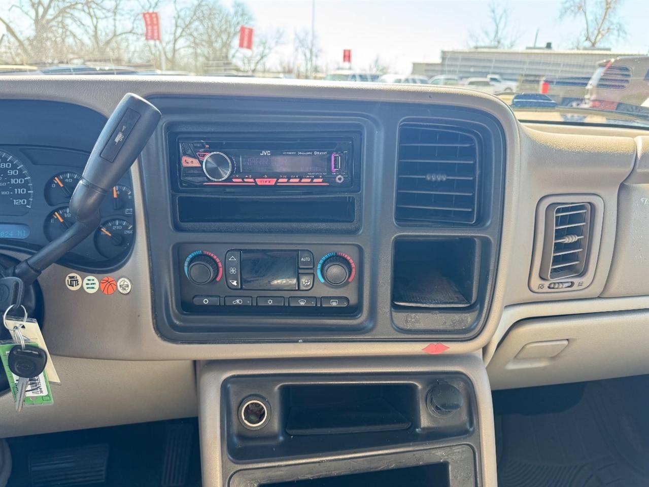 Chevrolet Suburban 1500 4WD 2003