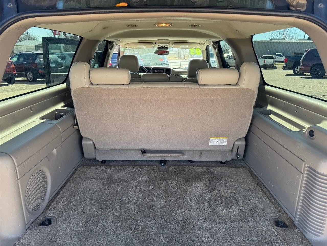 Chevrolet Suburban 1500 4WD 2003