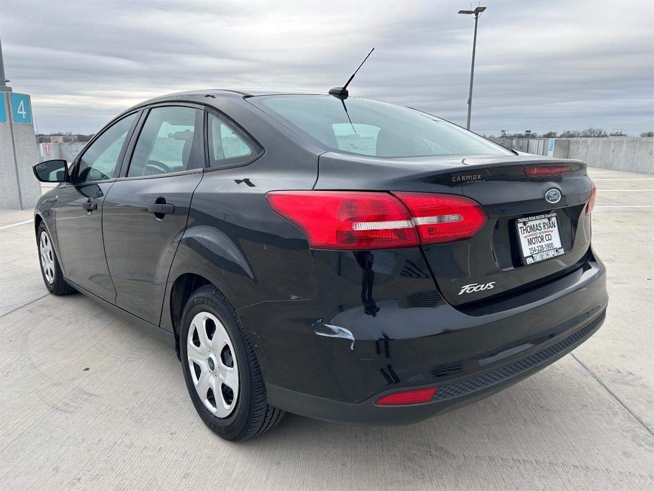 Ford Focus S Sedan 2017