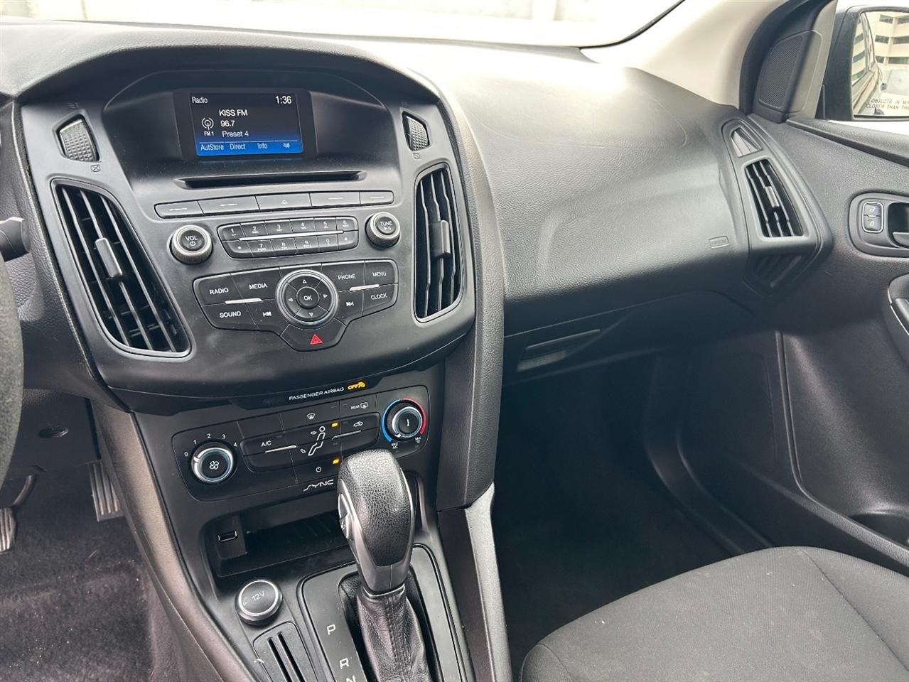 Ford Focus S Sedan 2017