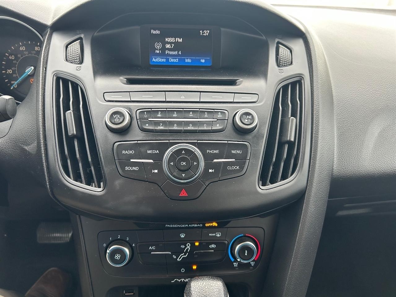 Ford Focus S Sedan 2017