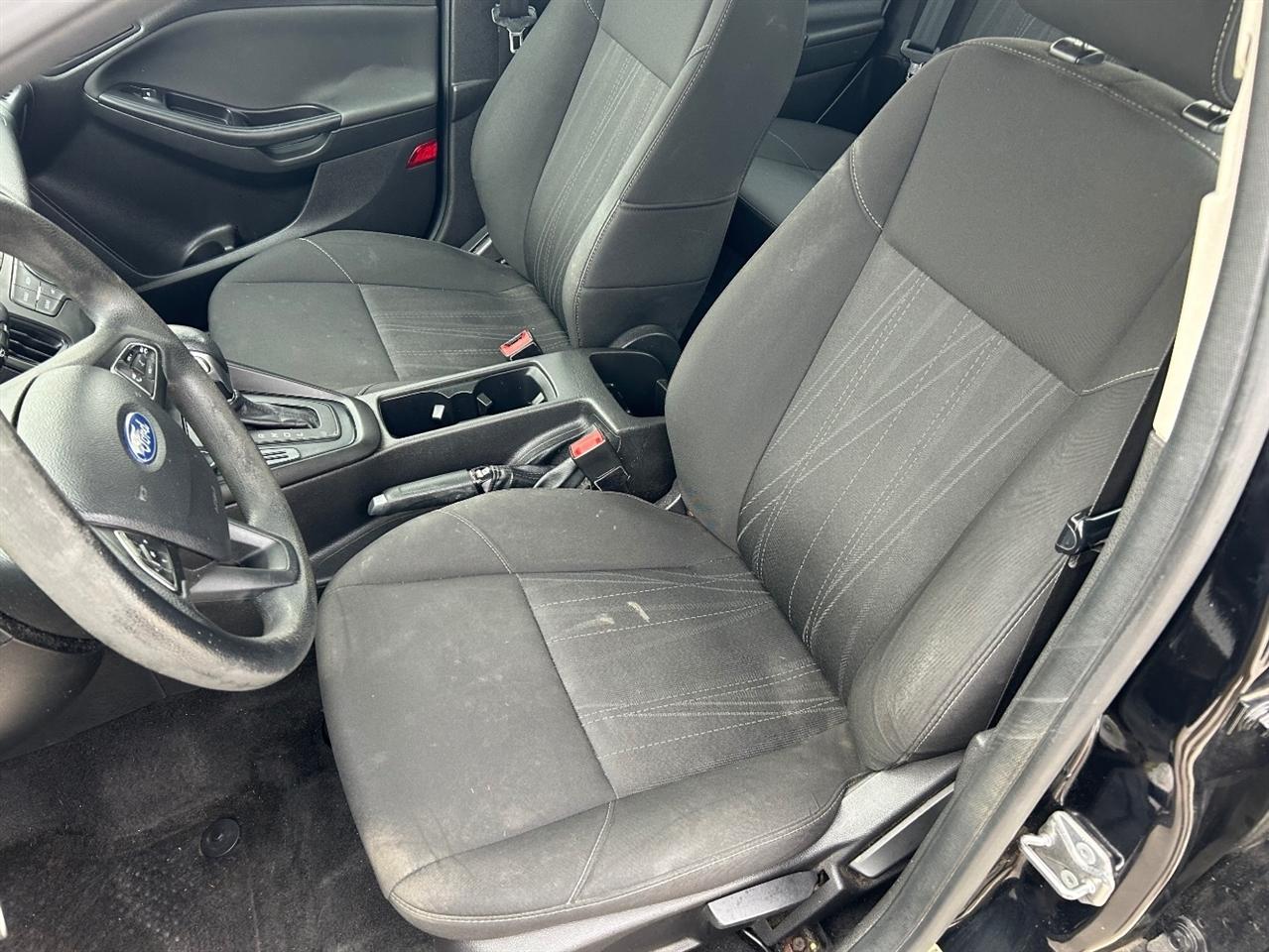 Ford Focus S Sedan 2017