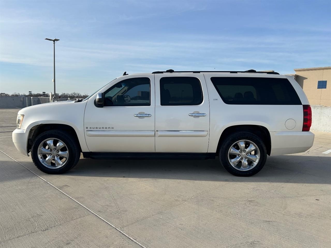 Chevrolet Suburban LTZ 1500 2WD 2008