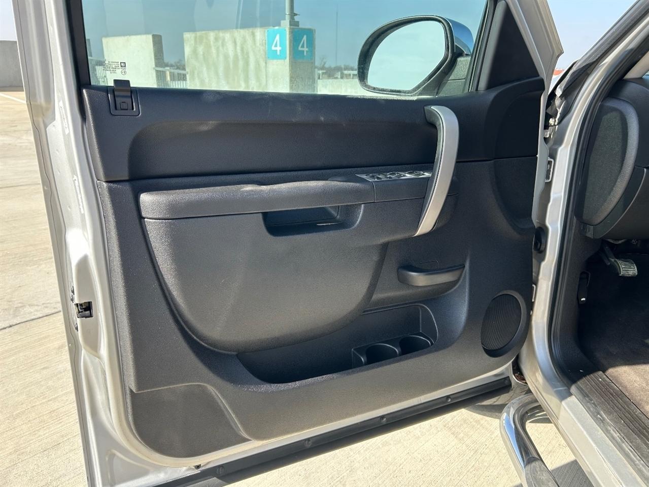 Chevrolet Silverado 1500 LT1 Crew Cab 2WD 2010