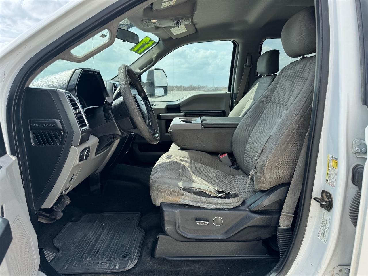 Ford F-250 SD XLT Crew Cab 4WD 2017