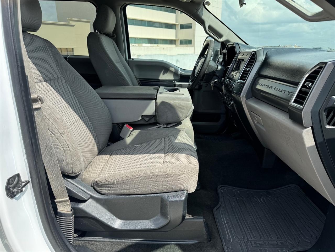 Ford F-250 SD XLT Crew Cab 4WD 2017