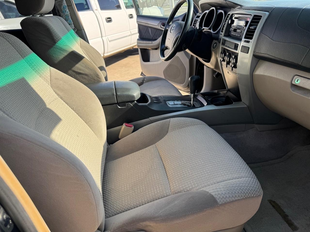 Toyota 4Runner SR5 2WD 2004