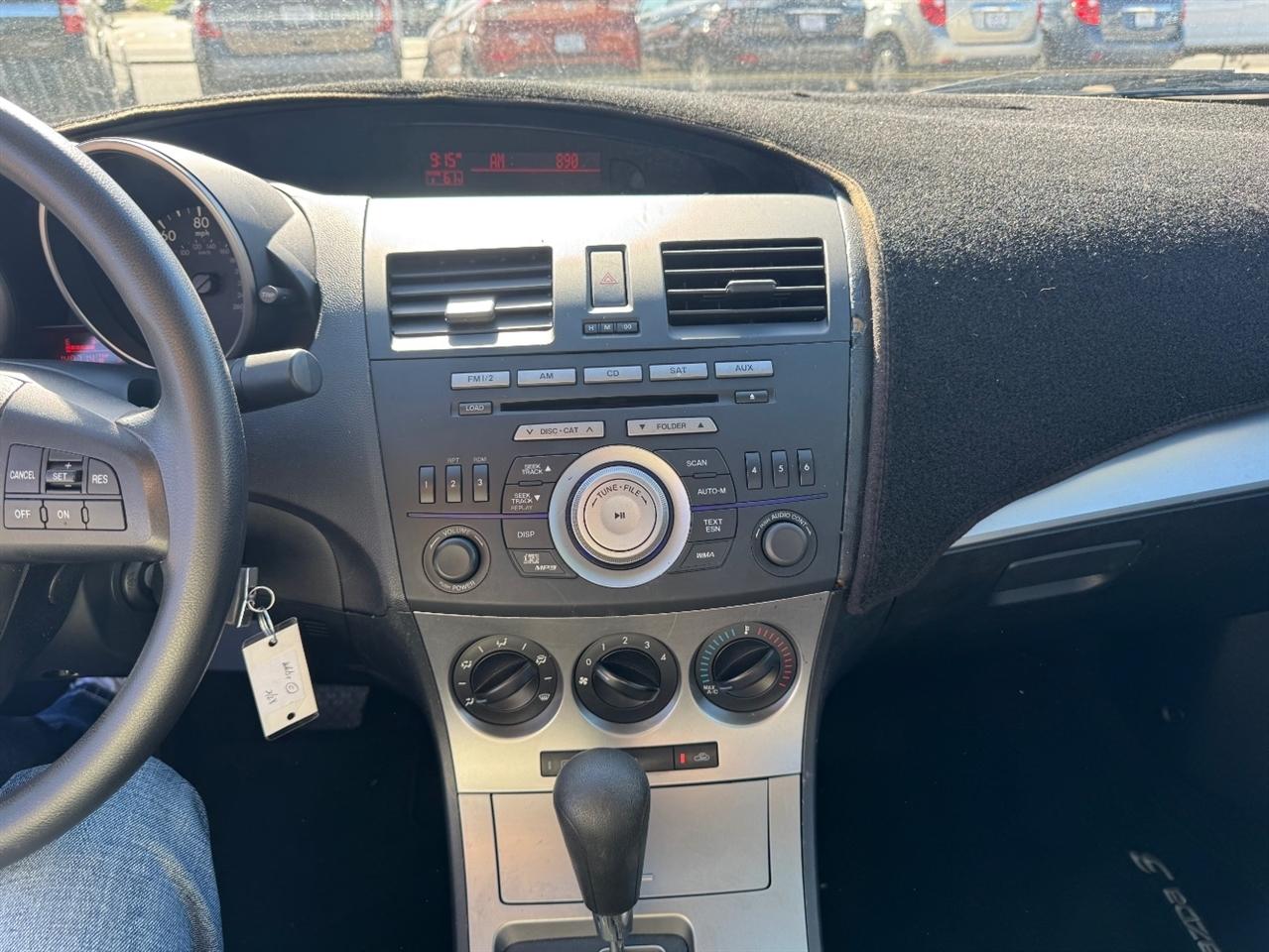 Mazda MAZDA3 i Touring 4-door 2010