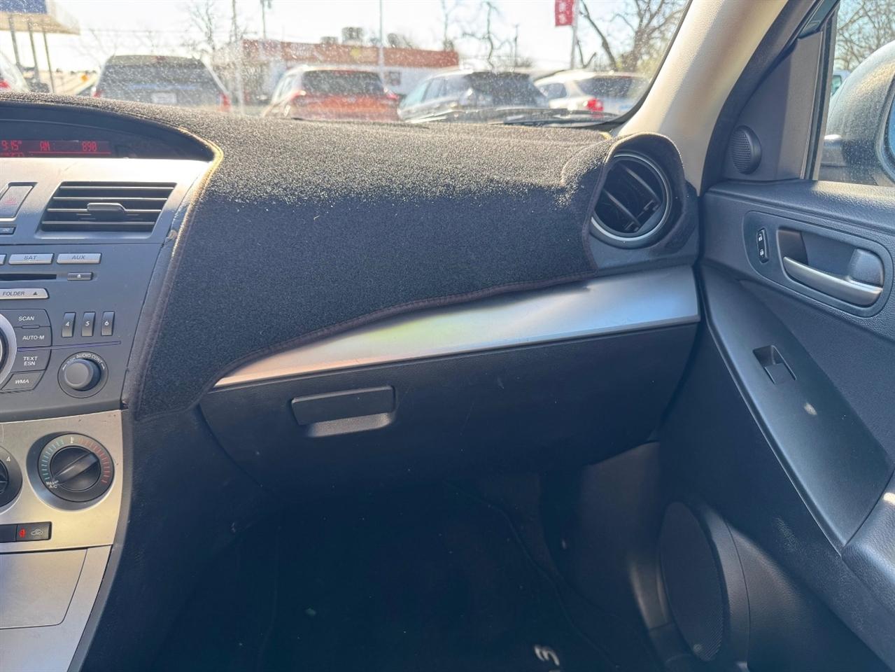 Mazda MAZDA3 i Touring 4-door 2010