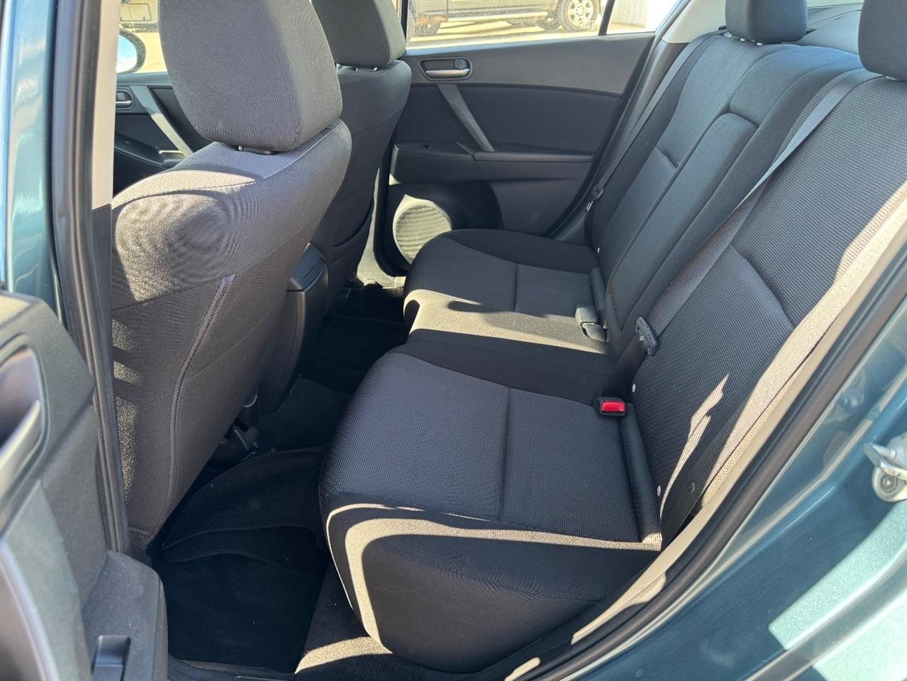 Mazda MAZDA3 i Touring 4-door 2010