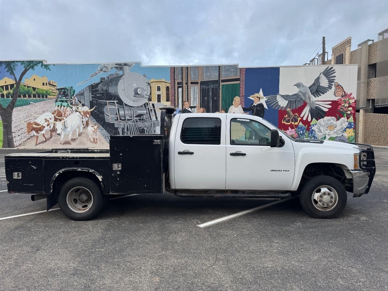 Chevrolet Silverado 3500HD Work Truck Crew Cab 4WD 2014