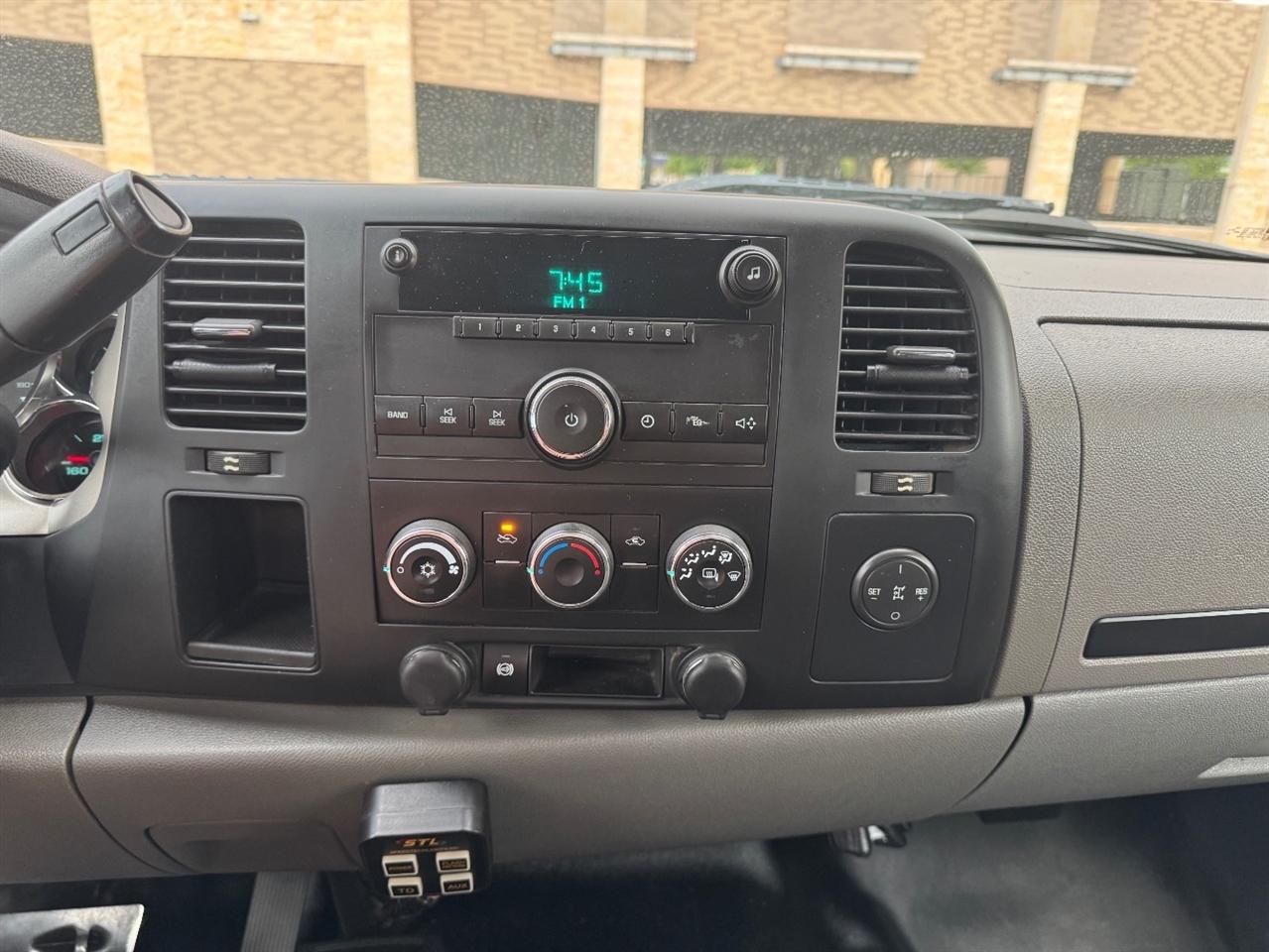 Chevrolet Silverado 3500HD Work Truck Crew Cab 4WD 2014