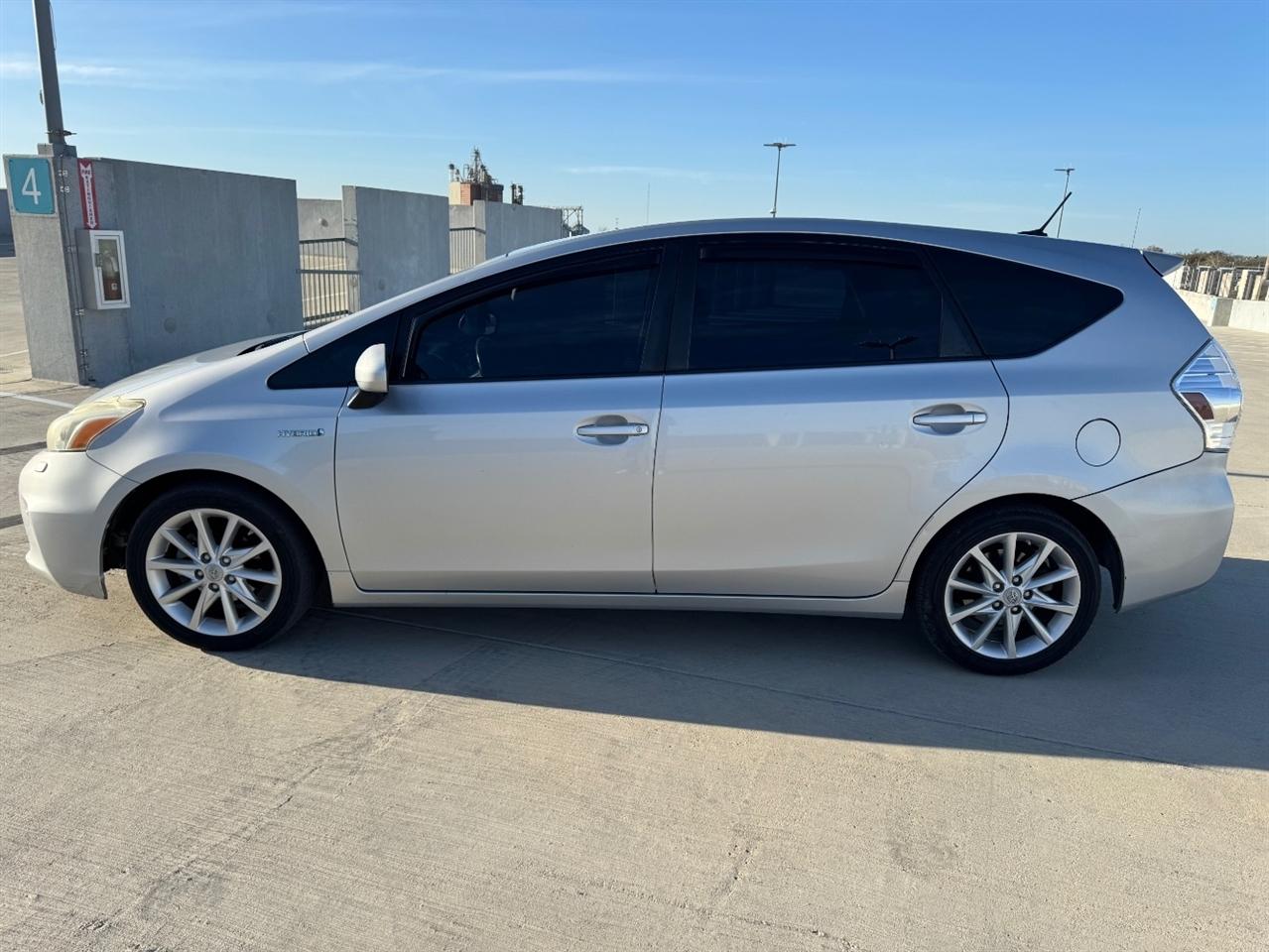 Toyota Prius V Three 2013