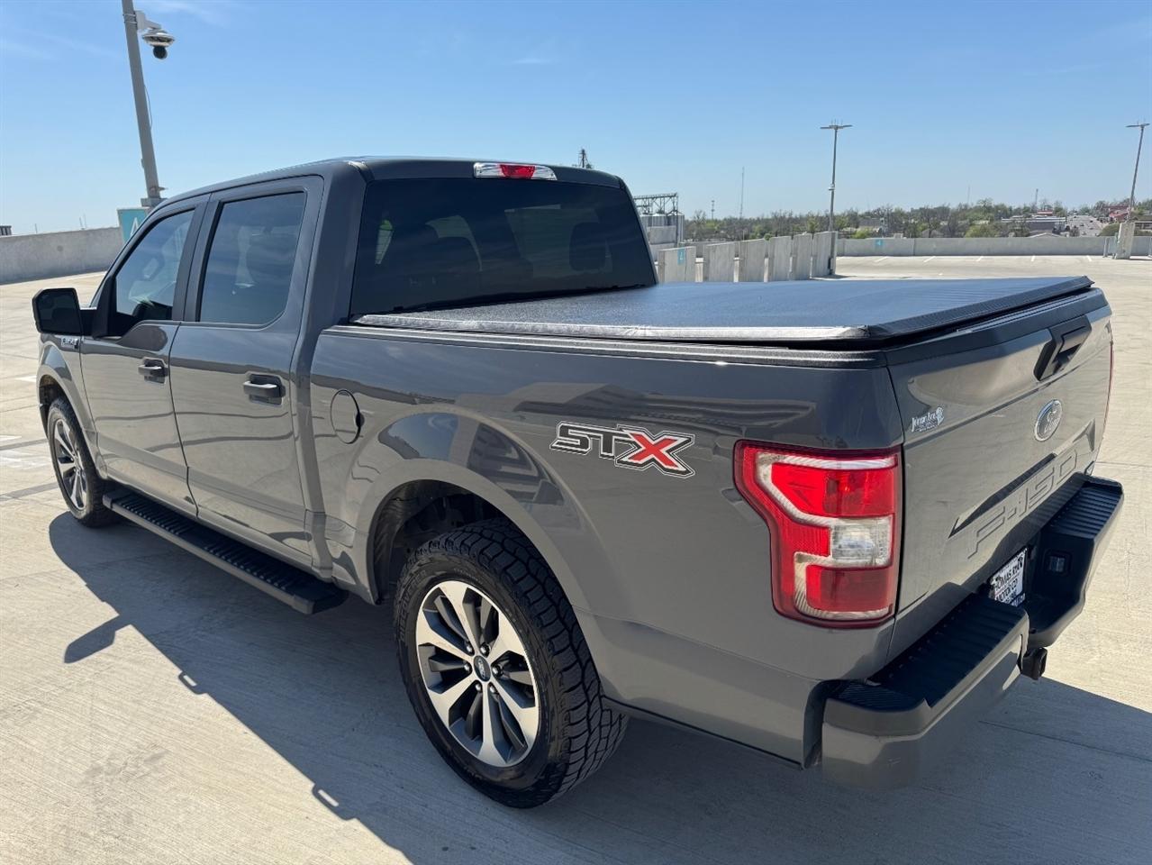 View vehicle photo 7