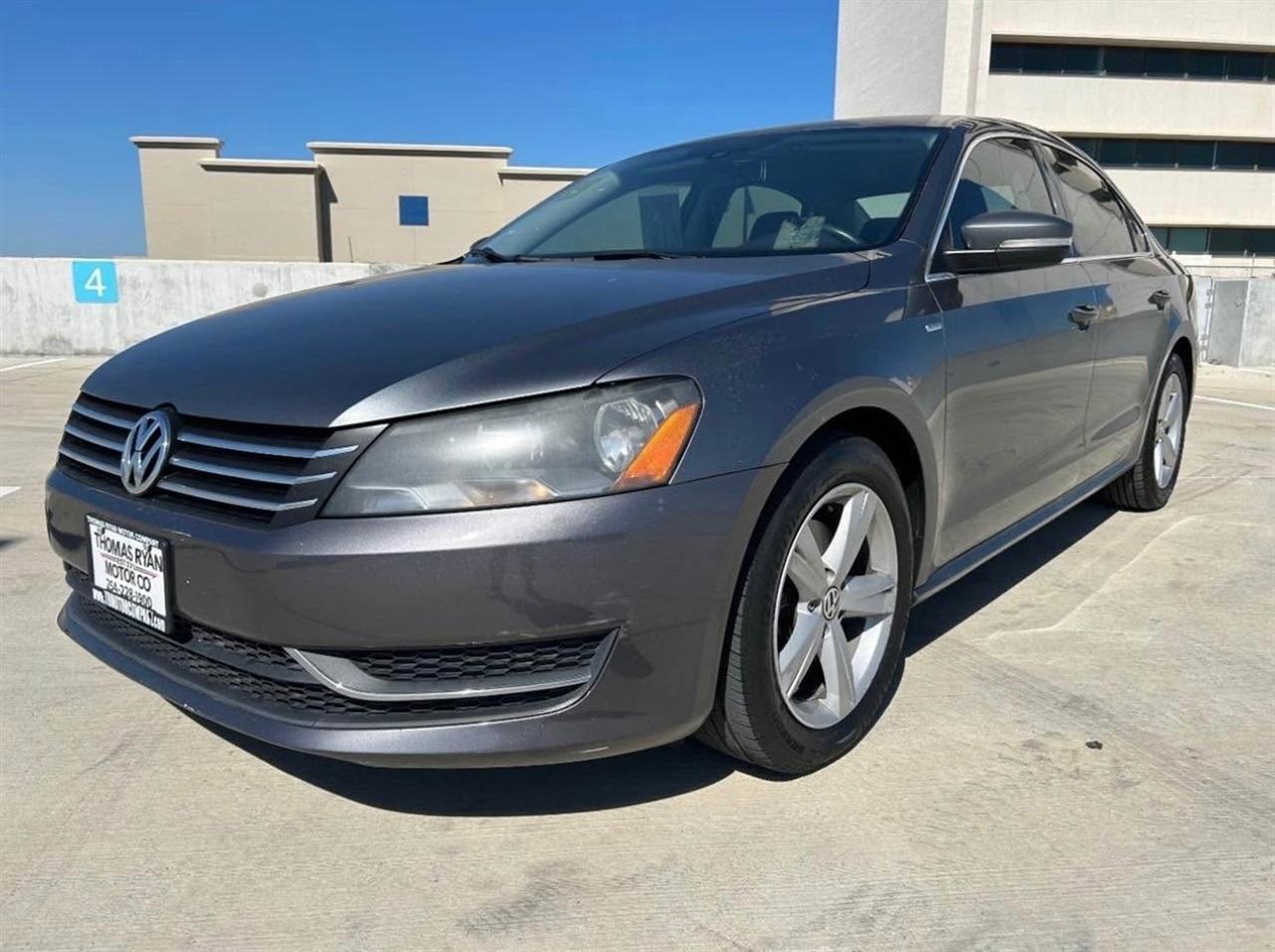 Volkswagen Passat 1.8T Wolfsburg AT 2014