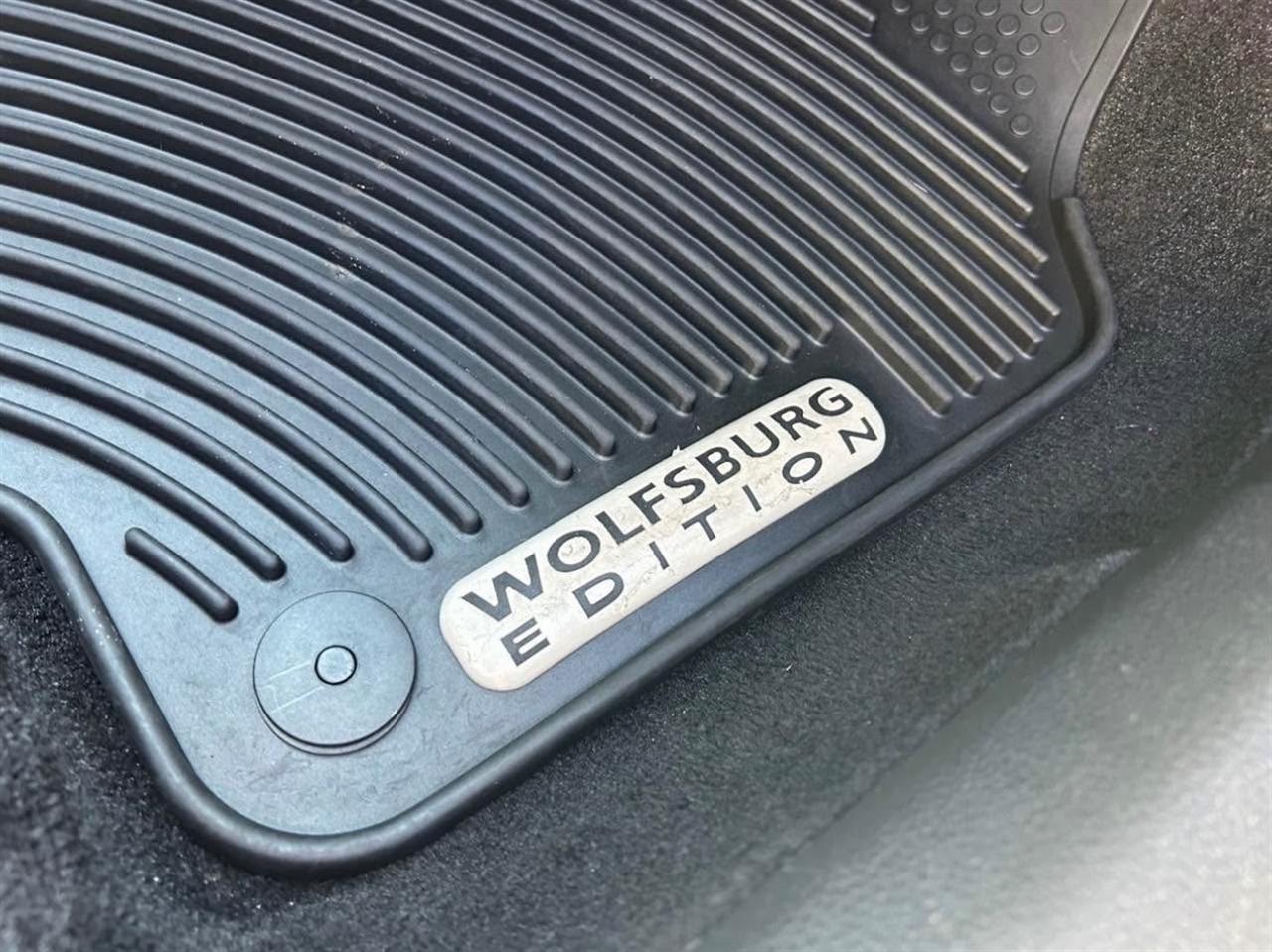 Volkswagen Passat 1.8T Wolfsburg AT 2014