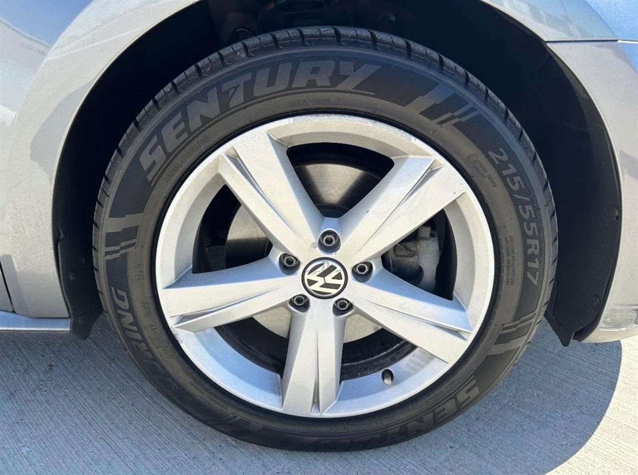 Volkswagen Passat 1.8T Wolfsburg AT 2014