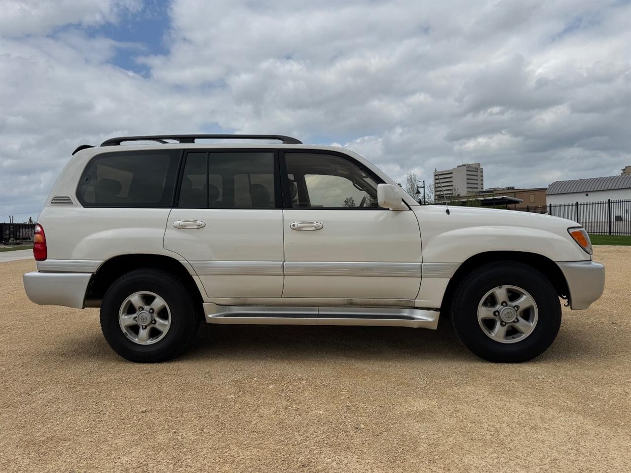 Toyota Land Cruiser 4WD 2000