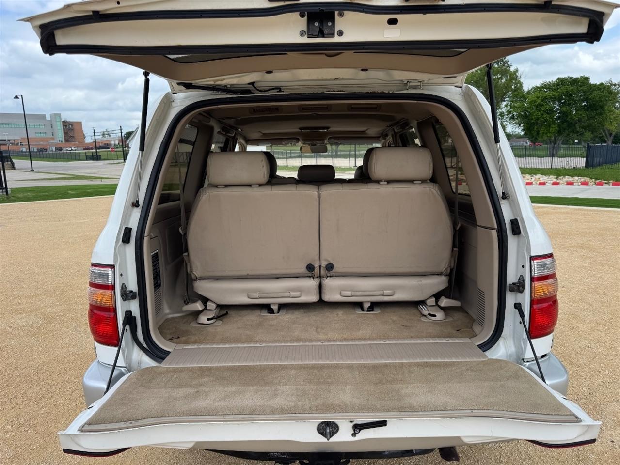 Toyota Land Cruiser 4WD 2000