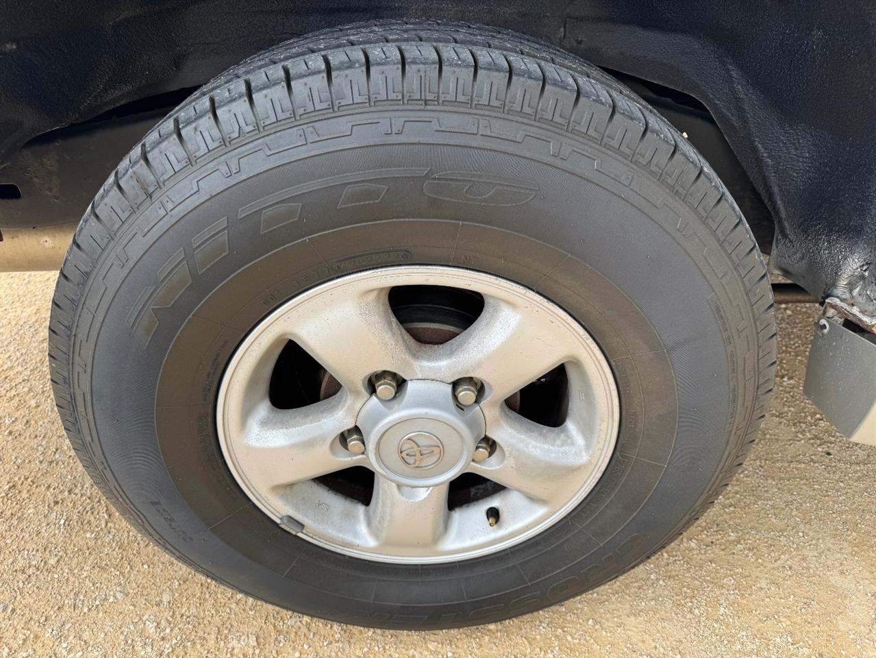 Toyota Land Cruiser 4WD 2000