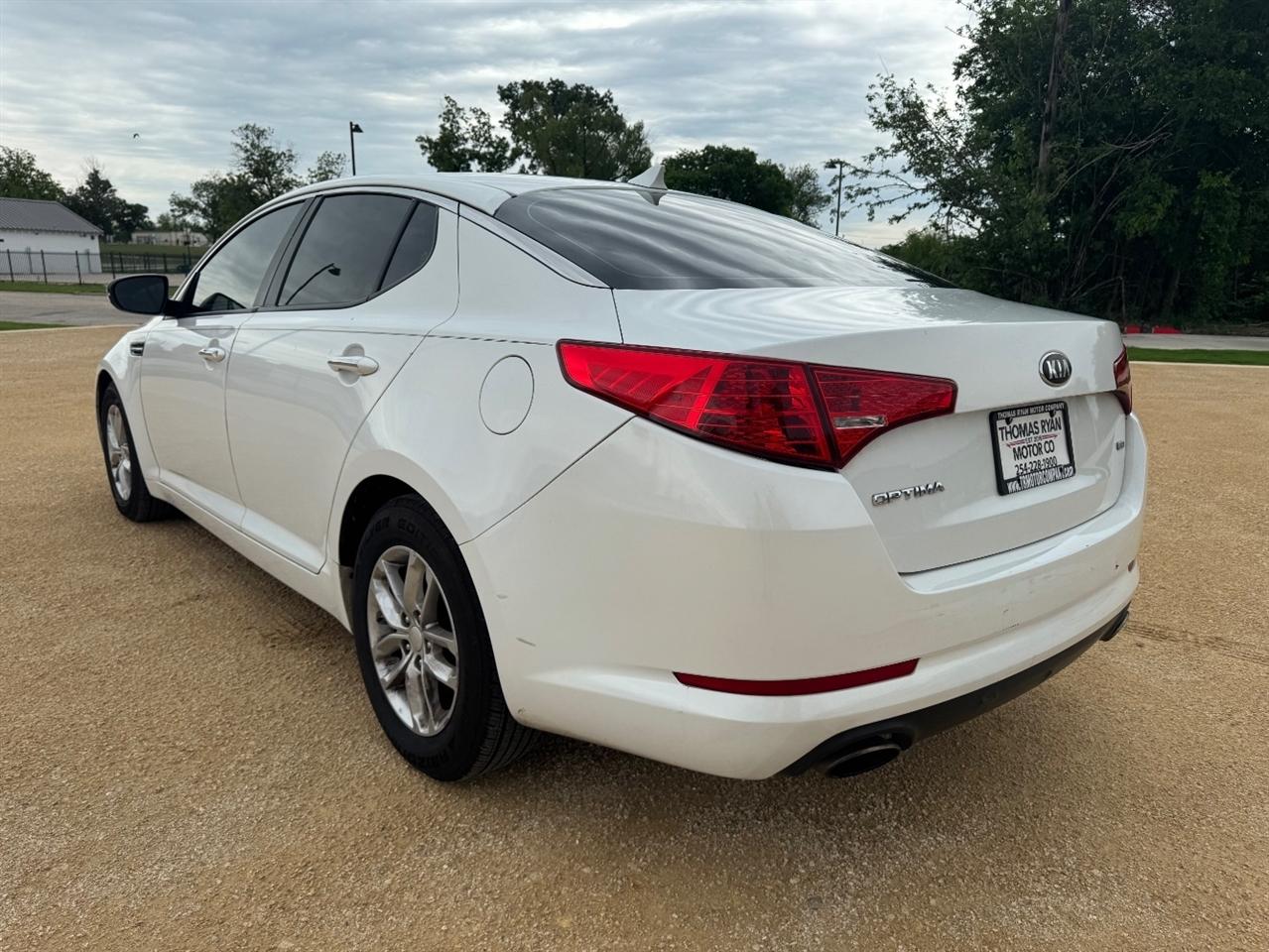 Kia Optima LX MT 2013