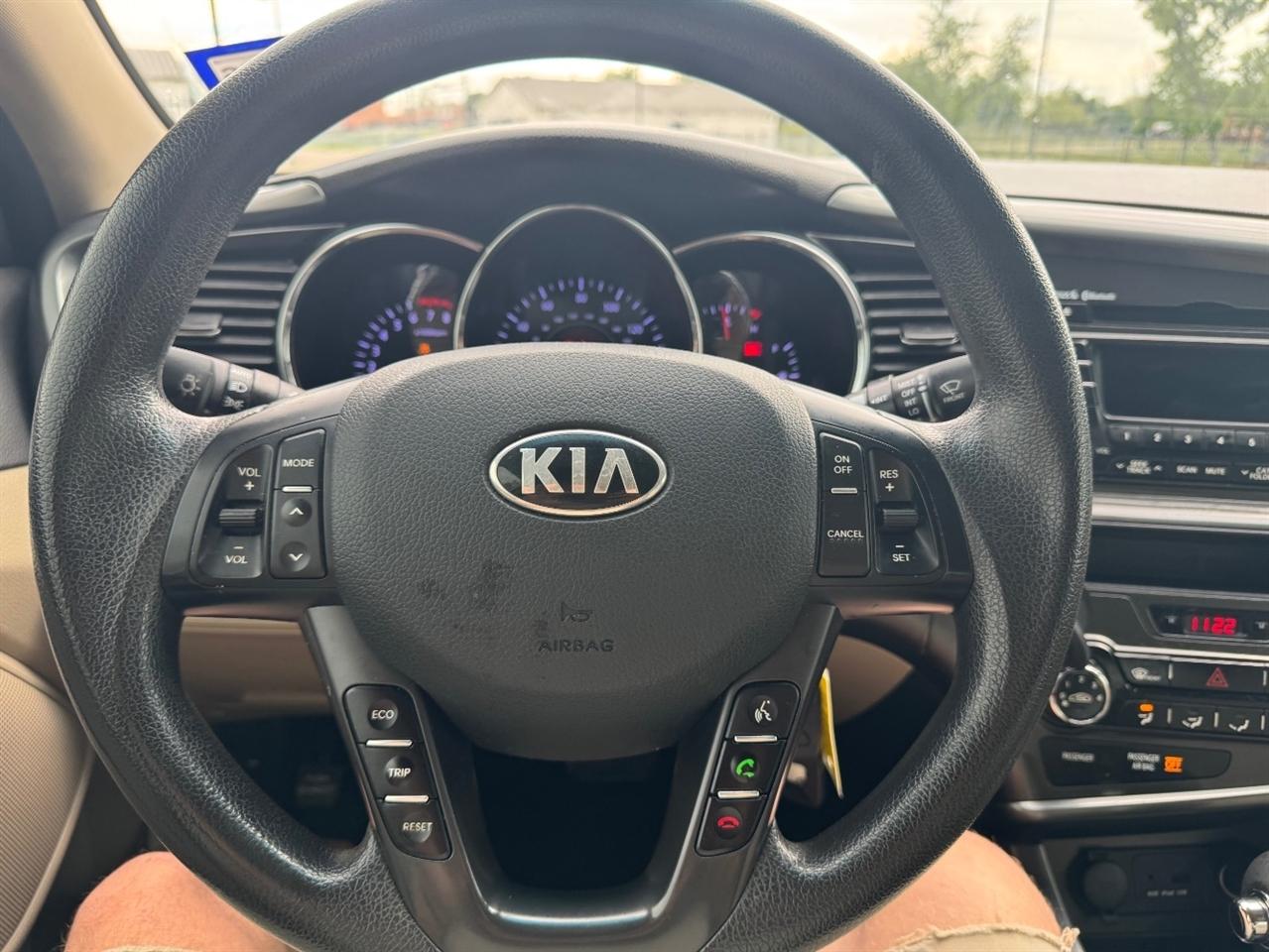 Kia Optima LX MT 2013
