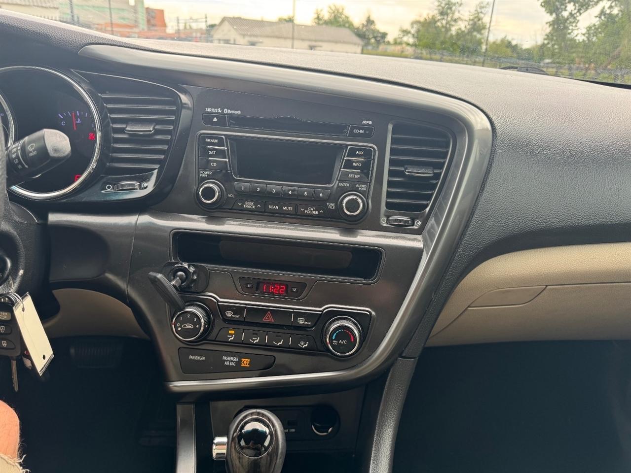 Kia Optima LX MT 2013